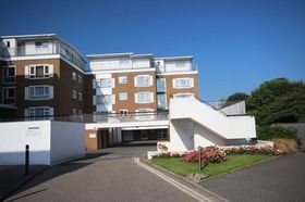 2 bedroom Flat for s...